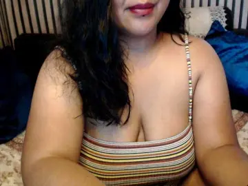 komurasakiのBongacamsでアダルトビデオチャット