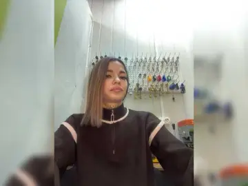 Alisa29のBongacamsでヌードカメラ