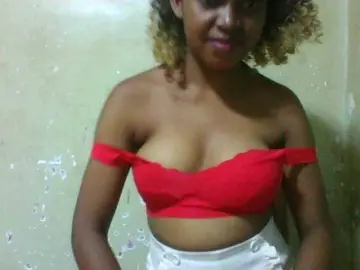 ElinahのBongacamsでプライベートチャット