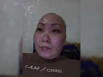 QweentisのBongacamsでアダルトビデオチャット