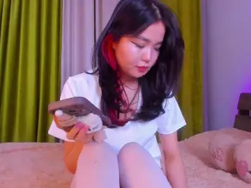 DollyiaaのBongacamsでライブポルノ配信