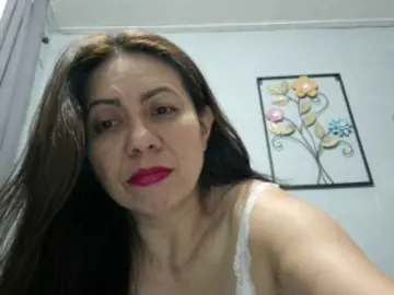 ScarlettebのBongacamsでヌードカメラ