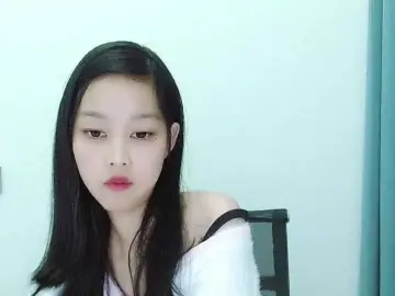 Selinababy99のBongacamsで今すぐ視聴可能なセックスカム