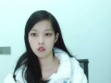 Selinababy99のBongacamsで無料ポルノカメラ