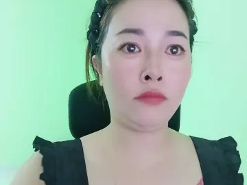 Benahot69のBongacamsで無料ライブポルノ