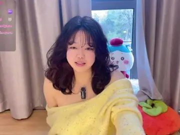 KittenfishingのBongacamsで今すぐ視聴可能なセックスカム