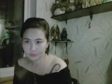 Nettie-AllieのBongacamsで無料ポルノカメラ