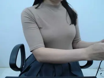 Lady-YoungのBongacamsでセックスチャット