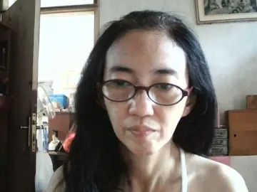 bee077のBongacamsで人気のアダルト配信