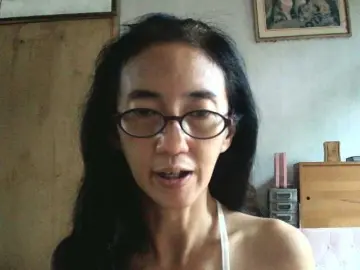 bee077のBongacamsでライブセックス映像