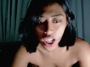 LittleHermesのBongacamsでヌードカメラ