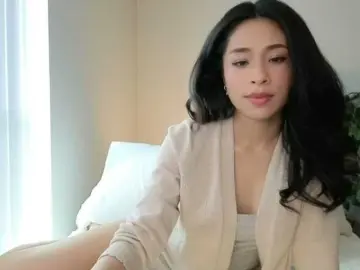 athena-thのBongacamsで今すぐ視聴可能なセックスカム