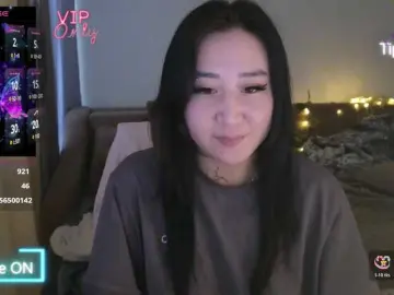 Evadior013のBongacamsで高画質ウェブカメラ