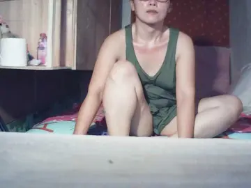 Darlin30のBongacamsで無料ライブポルノ