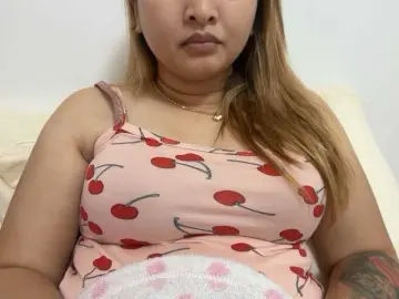 carolinexx03aのBongacamsで無料ポルノカメラ