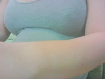 KeepmepregOのBongacamsで高画質ウェブカメラ