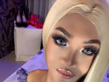 PlayfulBiancaのImliveで無料ポルノカメラ