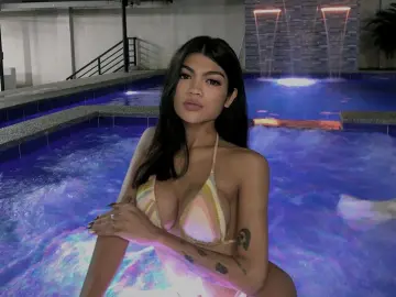 AveryCyのLivejasminでヌードカメラ