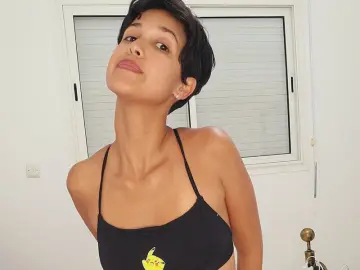 BabiMinaのLivejasminで人気のアダルト配信