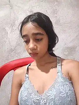 Zoe_Sweett18のStripchatでセックスカメラ