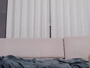 LOVE_MIREI_LOVEのStripchatで高画質ウェブカメラ