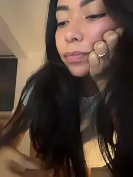 PetitLumiereのStripchatでセックスチャット