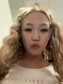 Aiko_YumiのStripchatでセックスカメラ