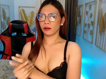 Simple_aleahのStripchatで人気のアダルト配信