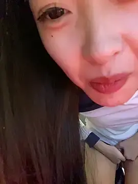 MengMeng0515のStripchatでライブセックス映像