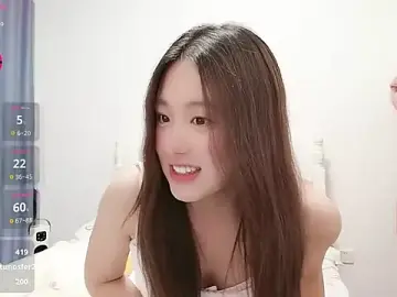 Luna_868のStripchatで人気のアダルト配信