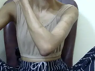 Anu_tinyのStripchatでライブセックス映像