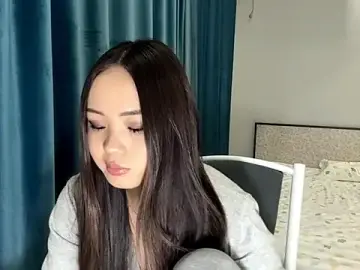 SupremeDividendのStripchatでヌードカメラ