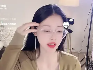 Ocean--LiliのStripchatでヌードカメラ