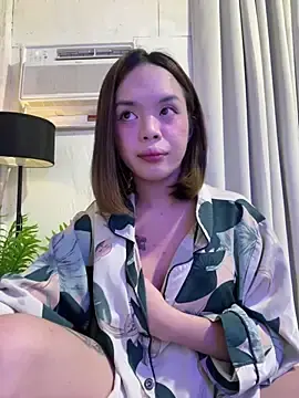 Pumi_akikoのStripchatで今すぐ視聴可能なセックスカム