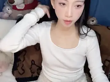 Lili-2のStripchatでアダルトビデオチャット