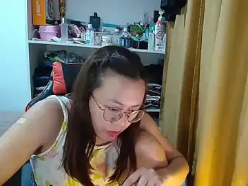 crizzybelのStripchatでセックスカメラ