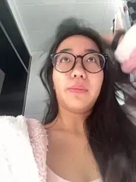 luluya1314のStripchatでセックスカメラ