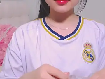 NGOCHA_emyeuのStripchatでライブセックス映像