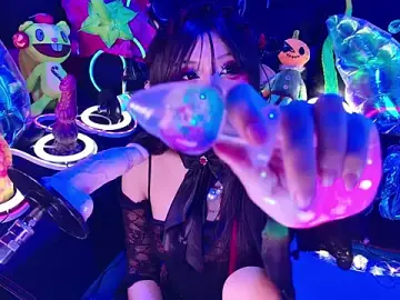 LaytonBoxのStripchatでライブポルノ配信