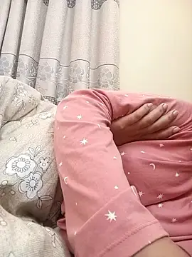 CloudyMistのStripchatで今すぐ視聴可能なセックスカム