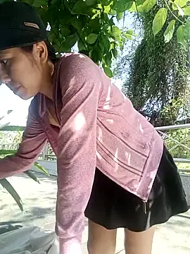 2HotAsain4uのStripchatで今すぐ視聴可能なセックスカム