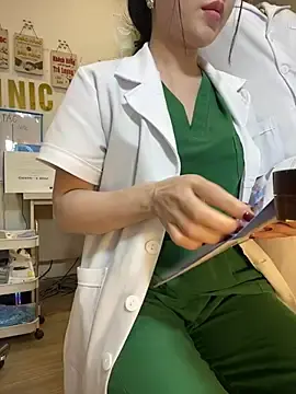Clinic_SexyのStripchatでアダルトビデオチャット