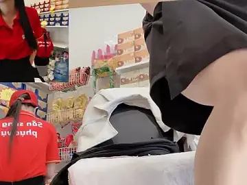 Sayuri_SatouのStripchatで無料ポルノカメラ