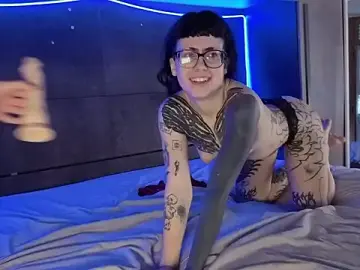 YumiLuxのStripchatでセックスカメラ