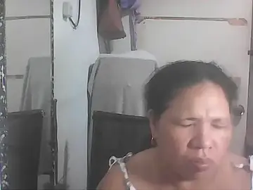 hotwet_mama4uxxのStripchatでライブチャット