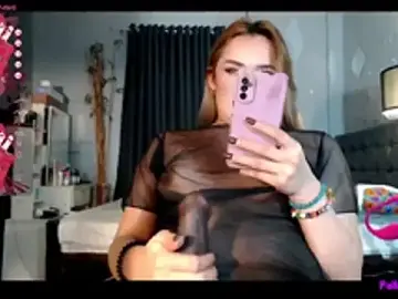 DivaMooreeのStripchatでセックスチャット