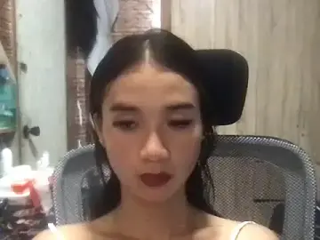 ShinningEtheneのStripchatでヌードカメラ