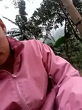 llomayy-loveのStripchatでライブチャット