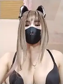 Helen69xのStripchatで人気のアダルト配信