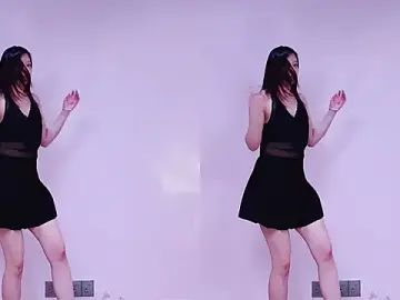 Miss-GirlのStripchatで無料ポルノカメラ